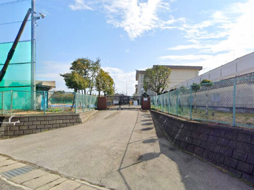 千葉市立生浜中学校：約1300ｍ<br>徒歩約17分<br>自転車約7分