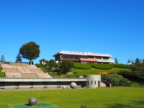津久井湖城山公園：<br>約2600m<br>車約7分