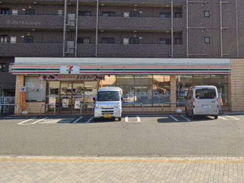 セブンイレブン：約450m<br>徒歩約6分、自転車約3分