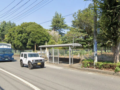 バス停「麻溝台入口」:約300m<br>徒歩約4分