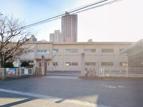 旭小学校：約170m<br>徒歩約3分